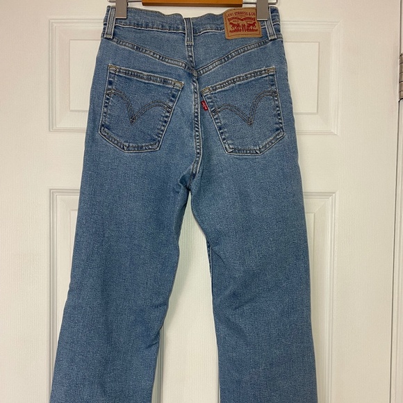 Women's Levi's "Ribcage" Straight Ankle Jeans - Picture 4 of 5